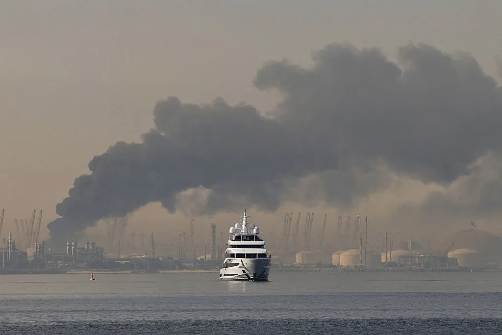 Kuwait International Airport ablaze after Iranian missile/drone strike — Day 27