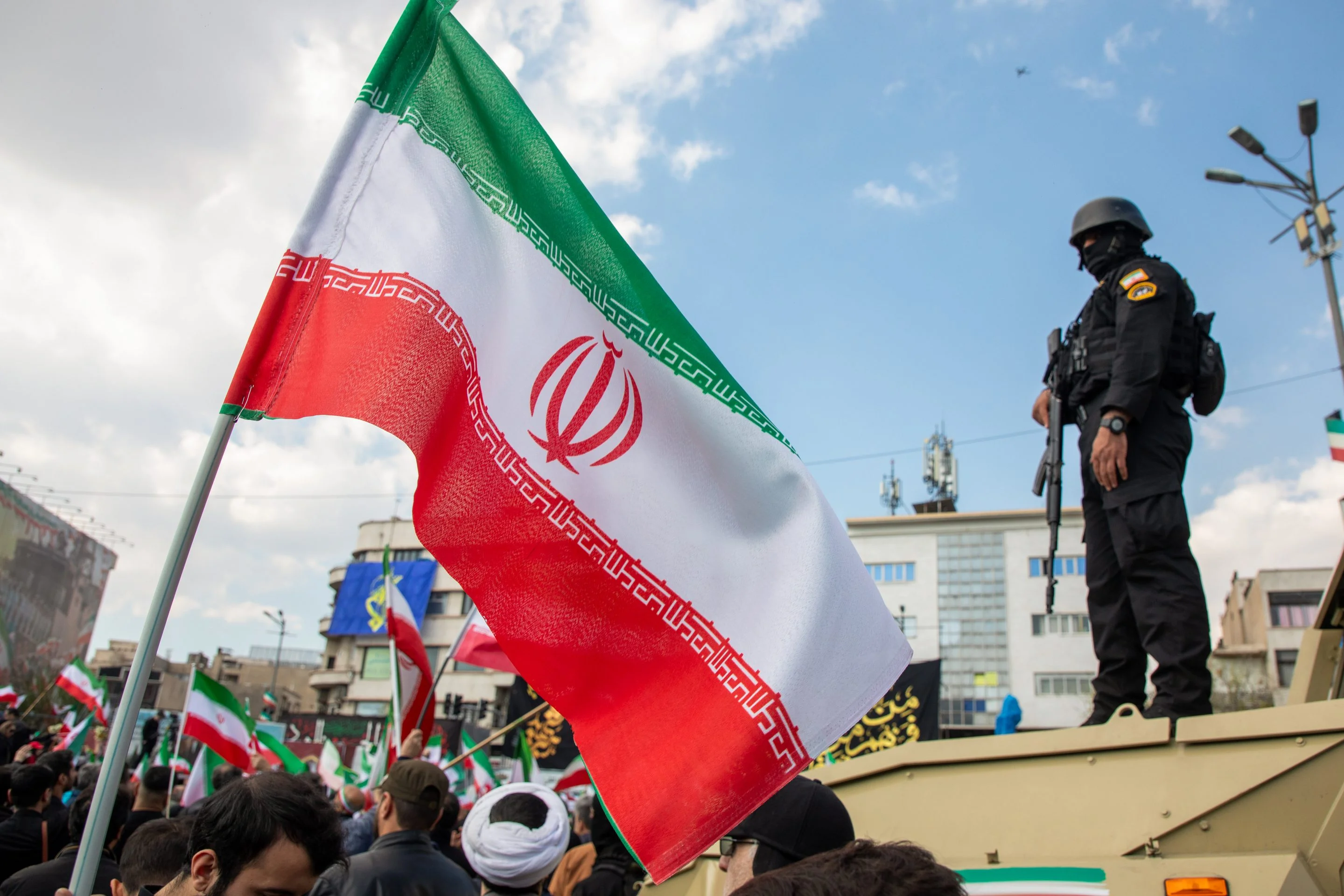 Iranians mobilize across 4 cities to shield power plants — up to 800,000 civilians in Isfahan, Tabriz, Mashhad, Ahvaz; government official urges 'athletes, artists, students' to participate