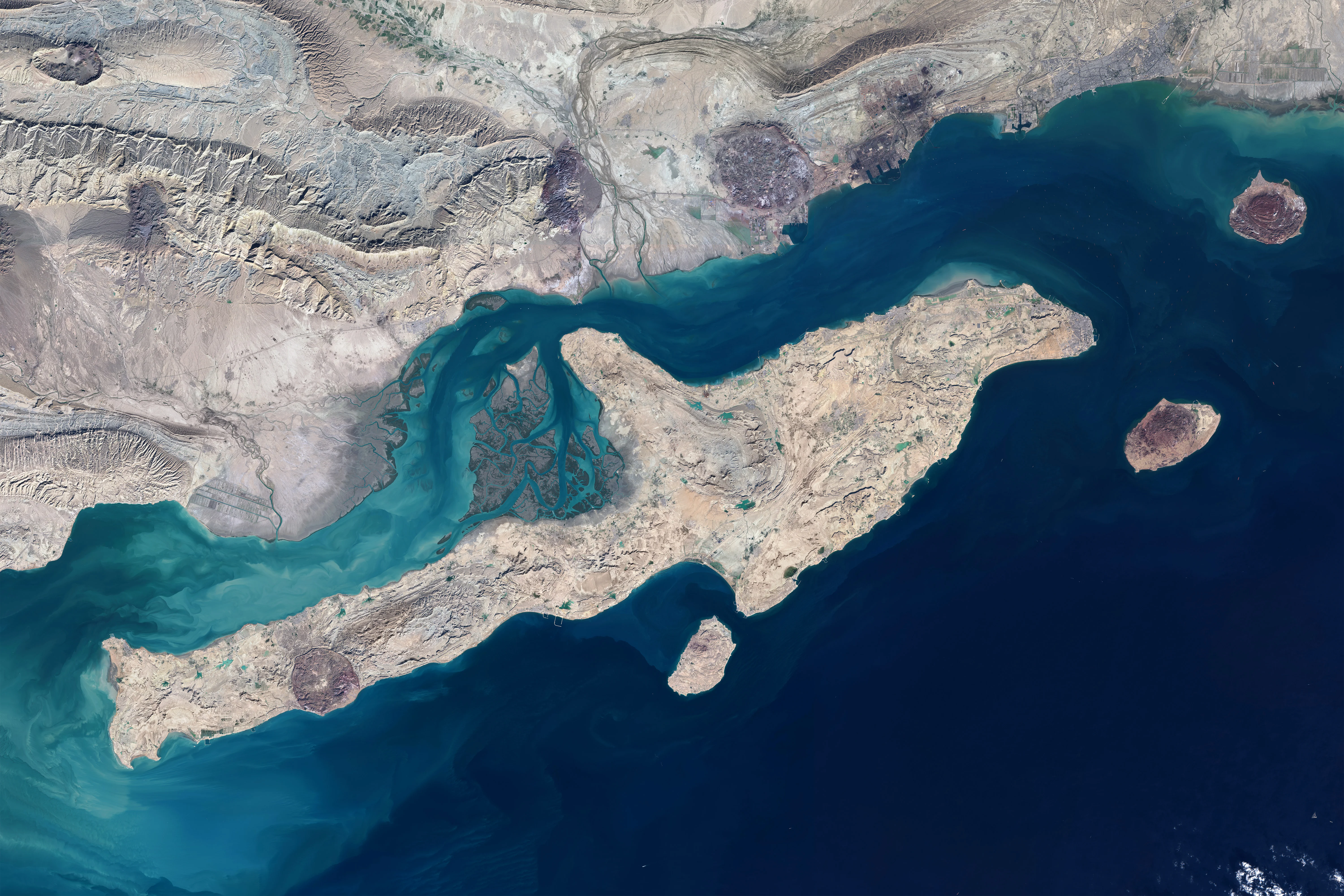 Kharg Island context — Iran's primary oil export terminal (90% of crude exports); US Bataan ARG positioned for potential amphibious demonstration as Axios leaks occupation debate