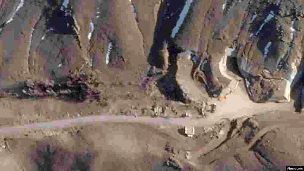 Fordow tunnel close-up — BEFORE